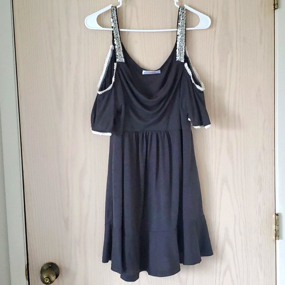 Drark grey cold Shoulder T-Shirt with bling - Picture 1 of 3